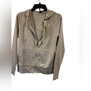 NWT Vuori halo performance hoodie PALE GREY HEATHER Size XS